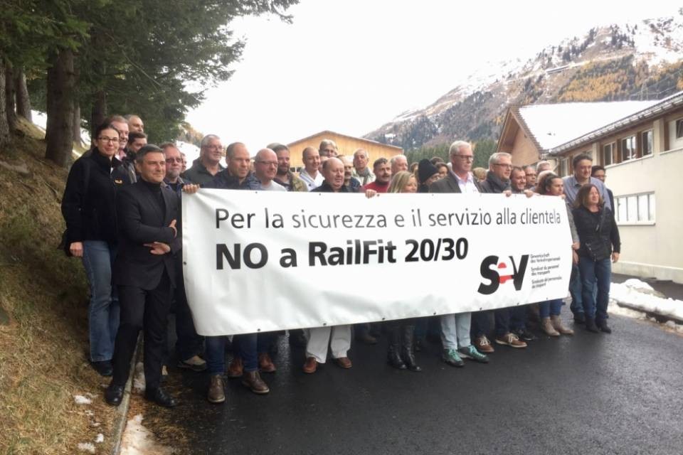 Personale del treno contro il programma di risparmio FFS