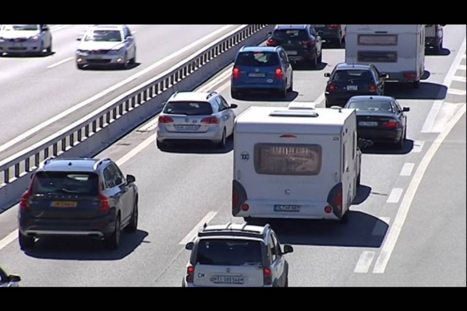 Da due giorni code senza interruzione al San Gottardo