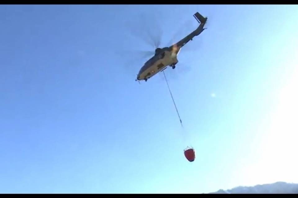 Superpuma in azione sopra Isone: domato l'incendio
