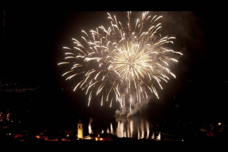 "Denunciate chi utilizza i fuochi d'artificio"