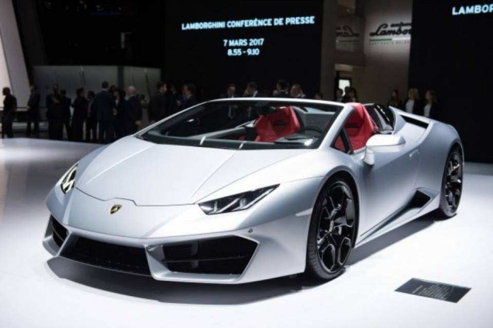 Salone dell'auto di Ginevra, visitatori in calo del 7.5%
