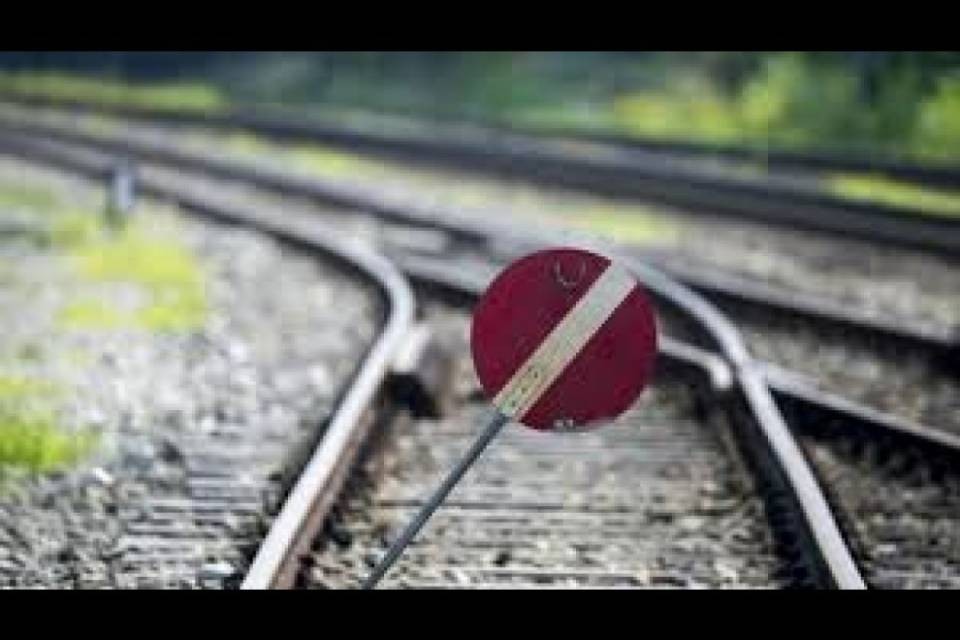 Una frana blocca il traffico ferroviario a Estavayer-le-Lac