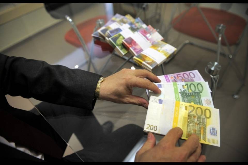 L'euro supera quota 1,10