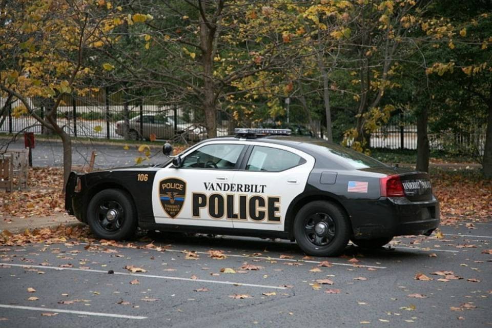 Nashville: quattro feriti in una sparatoria in un centro commerciale
