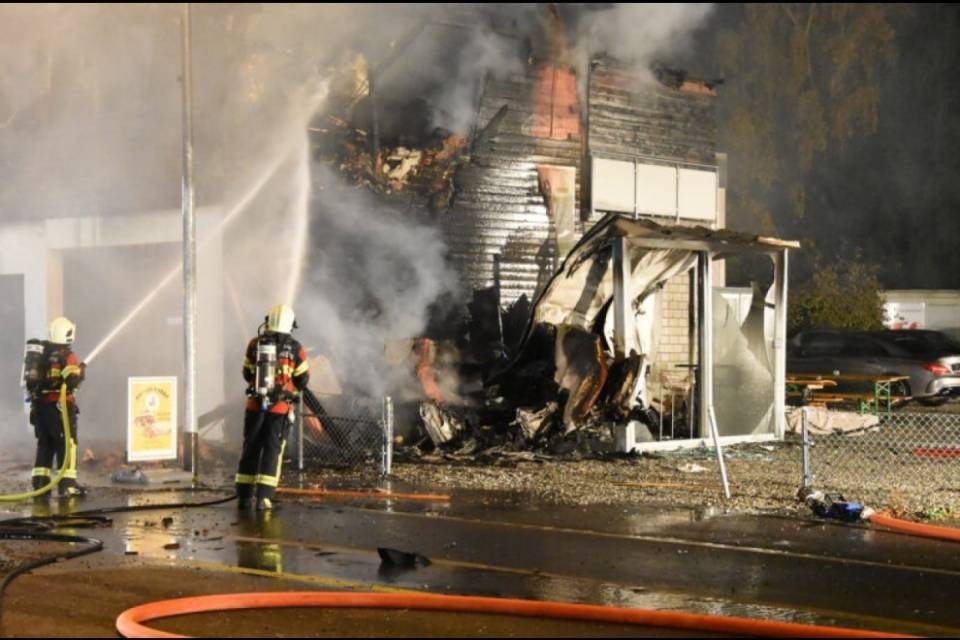 Fugge a 169 km/h sul 50, muore schiantandosi contro una casa