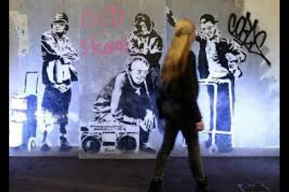Zurigo, il presunto graffito di Banksy è un falso