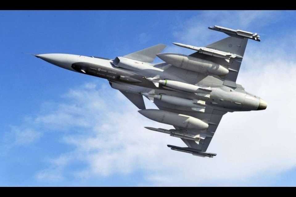 Il Consiglio Federale: "Acquisteremo nuovi aerei militari"