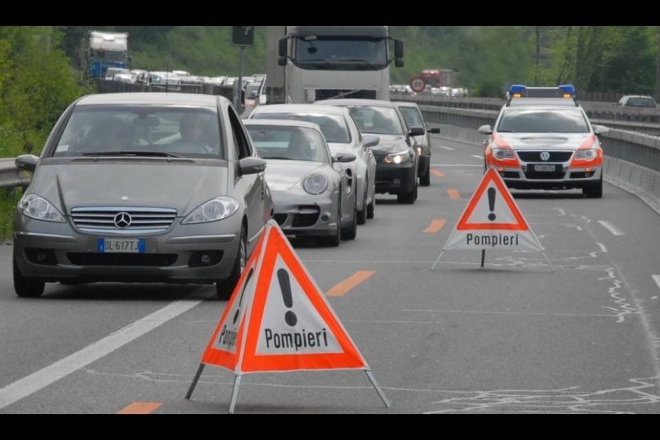 Taverne, A2 bloccata per un'ora