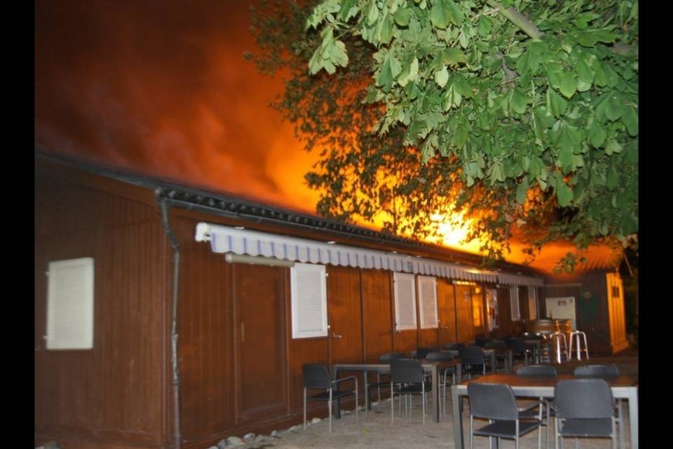 Locale in fiamme a Zugo