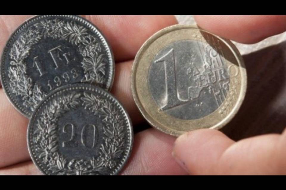 Euro in rimonta sul franco, giornata trascorsa sopra l'1,13