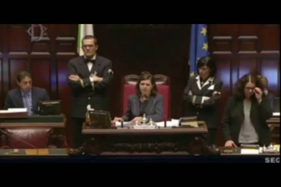 Un minuto di silenzio per Londra? "Noooo!"