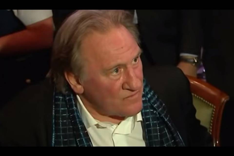 Gérard Depardieu indagato per stupro