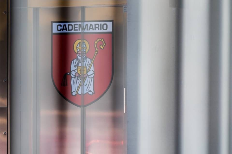 Cademario, il sindaco abita a Massagno, deve lasciare