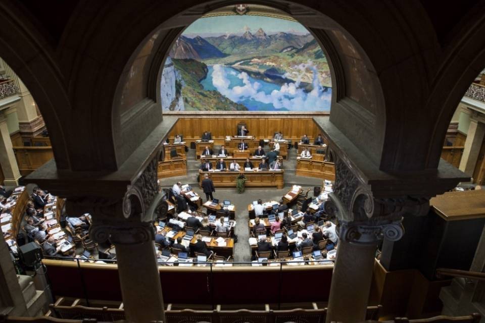 Impallinate tre iniziative del Canton Ticino