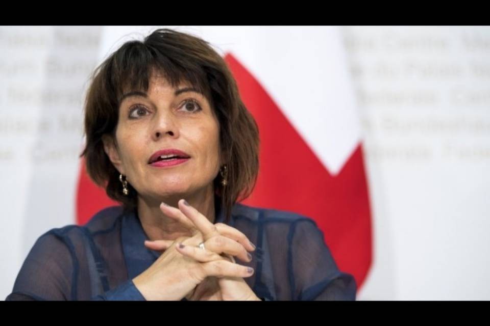 Leuthard vuole una votazione sull'UE