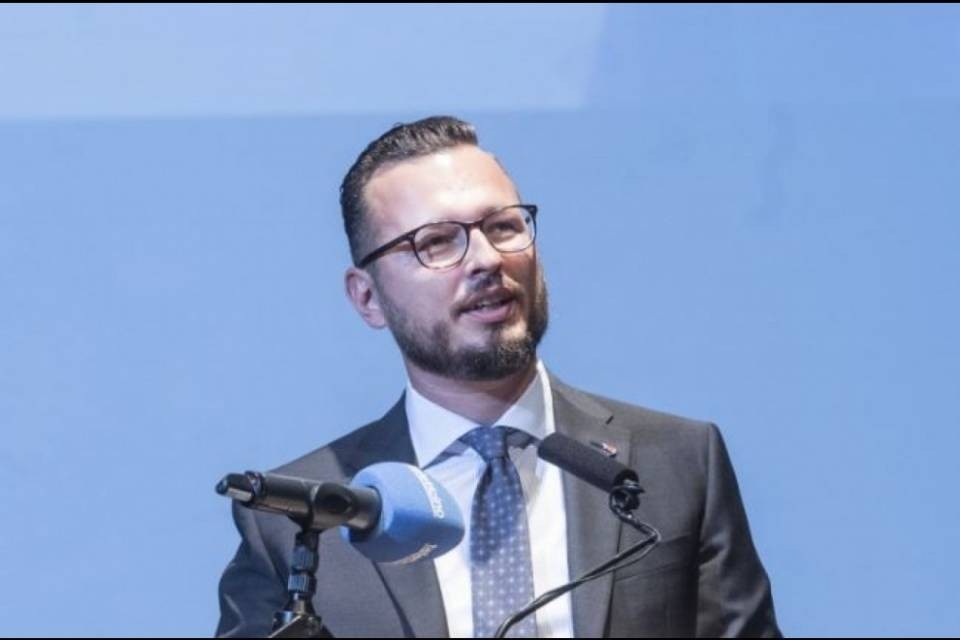 Alessandro Speziali - Sport: la 'esse' mancante della politica ticinese