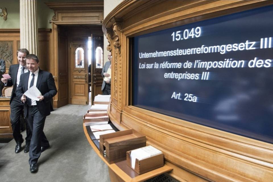 "Caviale per gli azionisti a spese della popolazione"