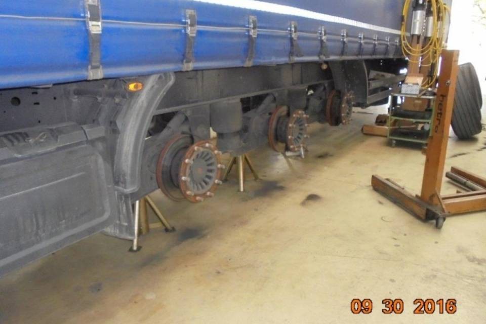 A2: fermato un Tir con tutti i freni difettosi