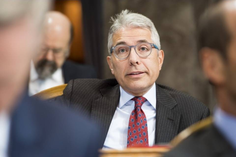 Nessun controllo sui discorsi dei politici stranieri