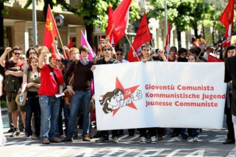 "Solidarietà con la lotta per il rafforzamento delle borse di studio"