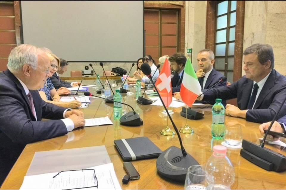 Schneider-Ammann a Roma ha parlato di frontalieri
