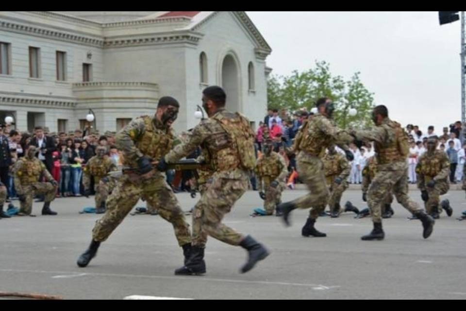 Uccisi 4 militari armeni e uno azero