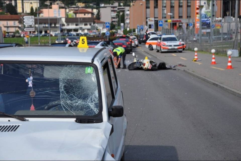 Ancora in pericolo di morte lo scooterista feritosi ad Agno