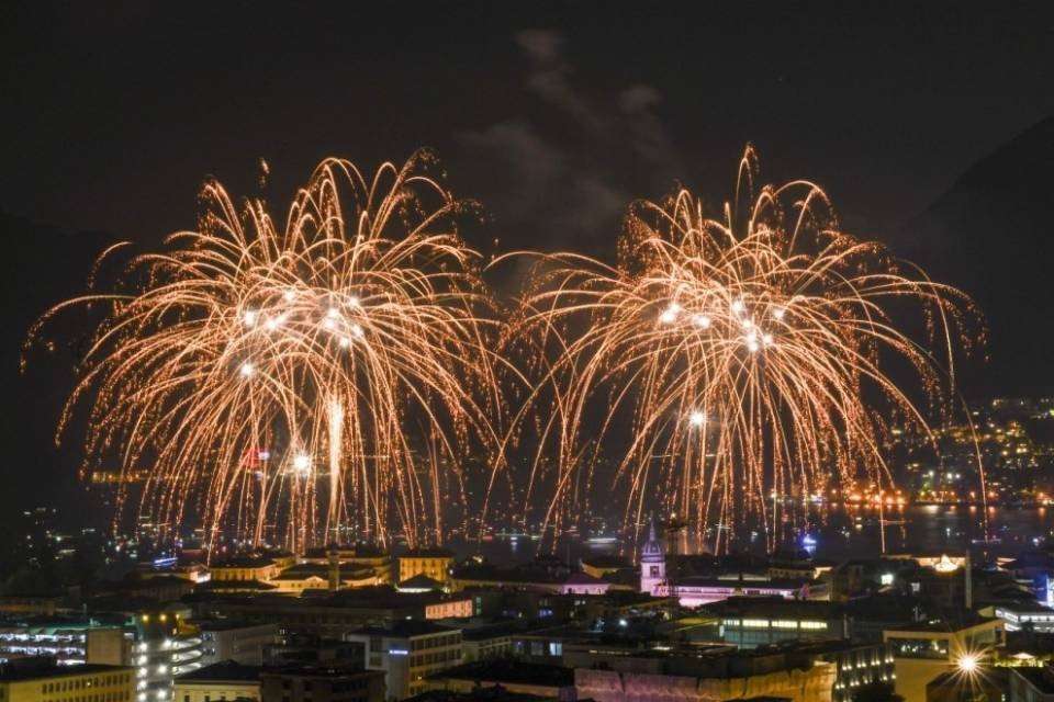 Il cielo ticinese si è tinto di mille colori