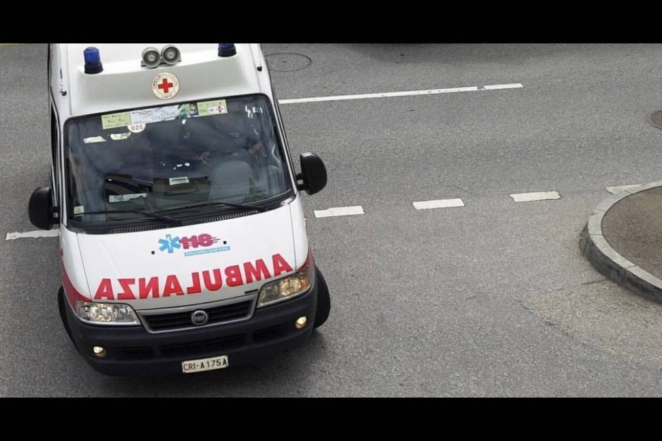 Dà fuoco al vicino: "Faceva rumore"
