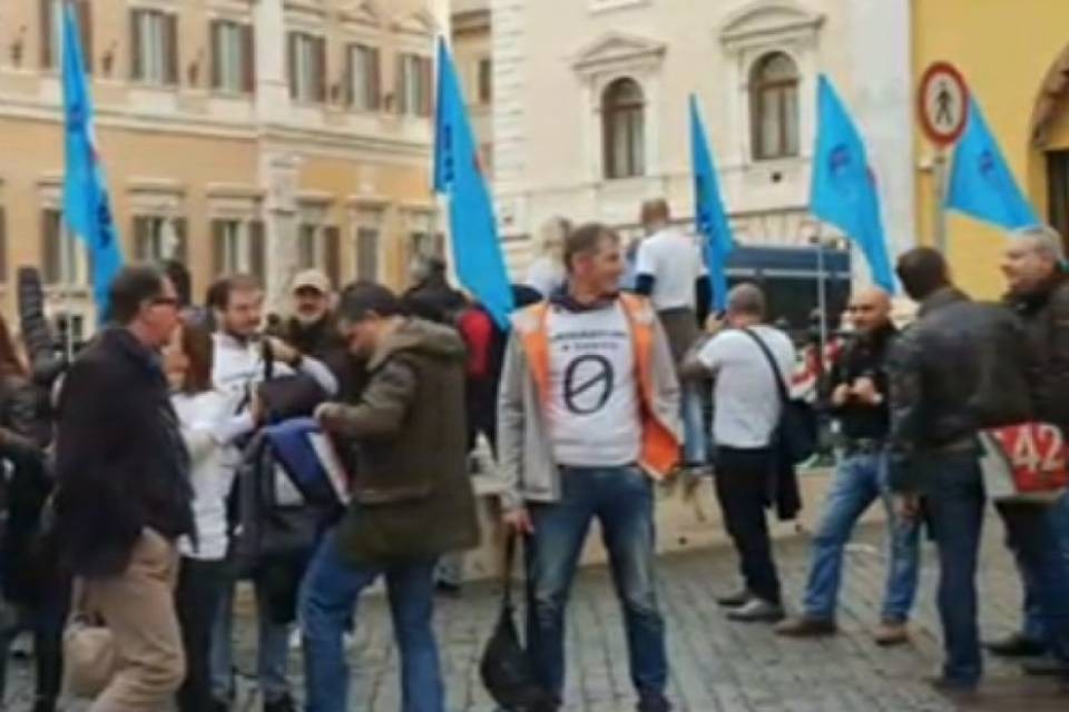 Campione: "Non possiamo azzerare i servizi comunali"