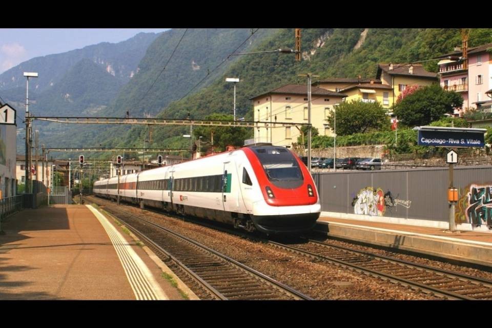 Sosta rinfrescante alla stazione di Capolago-Riva