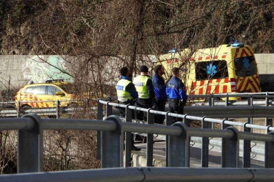 Cade in un cantiere a Maroggia e si ferisce alla testa