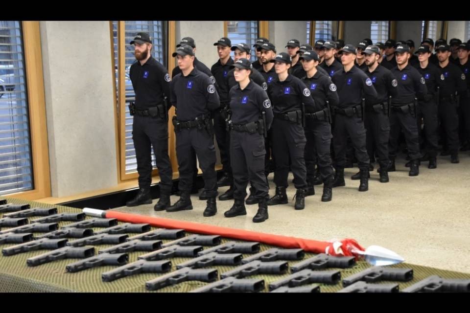 Consegnata l'arma a 44 aspiranti agenti