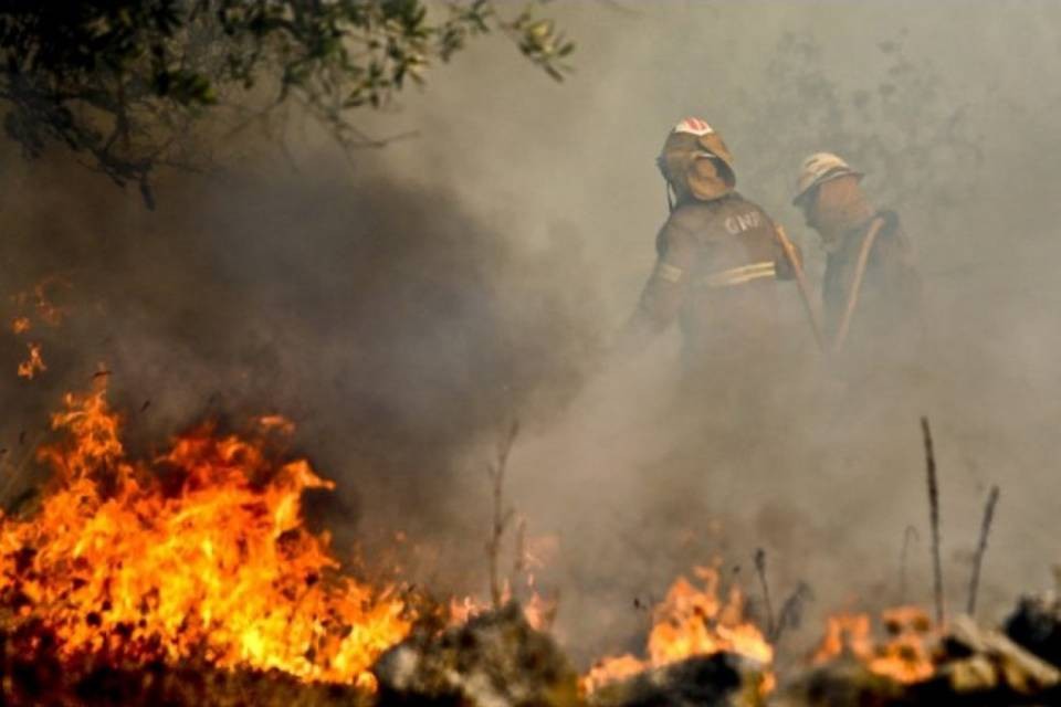 Portogallo: praticamente domato incendio di Pedrogao