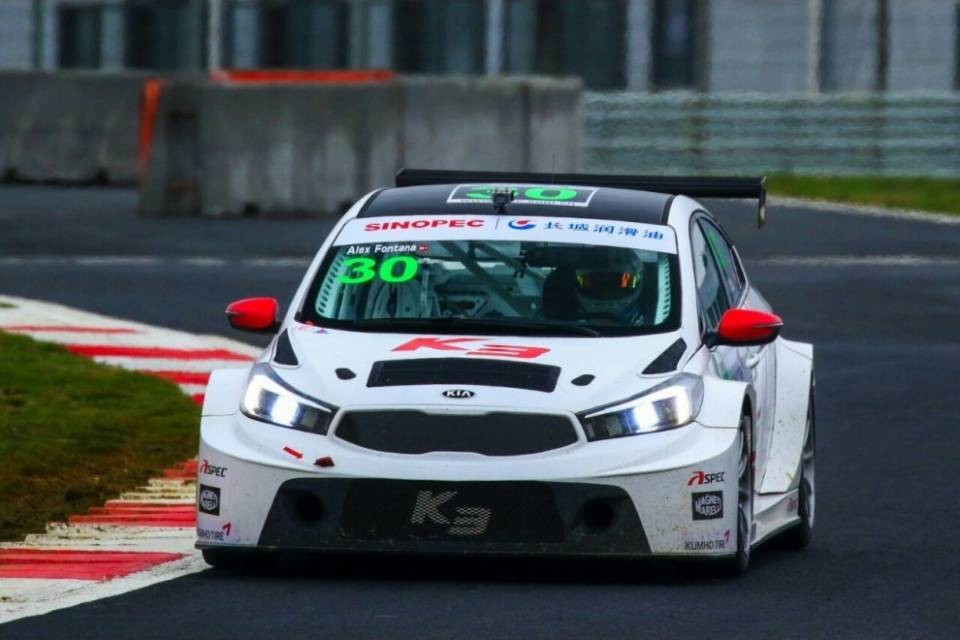 Pole position per Alex Fontana in Cina