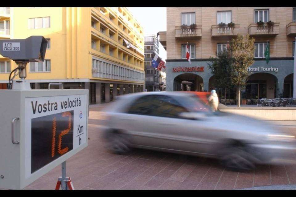 Chiasso, multati 105 automobilisti