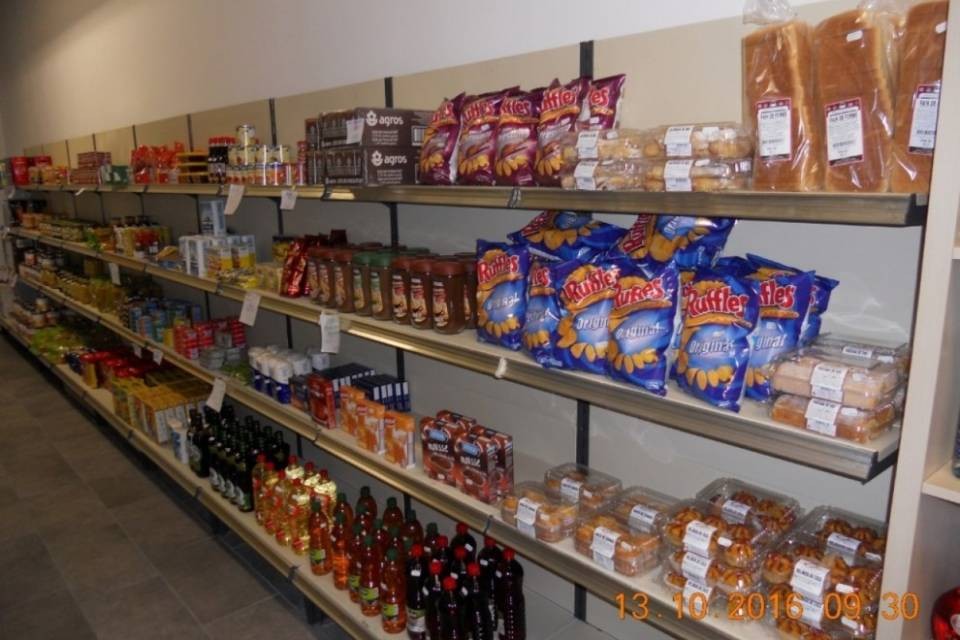 All'asta un intero negozio di alimentari