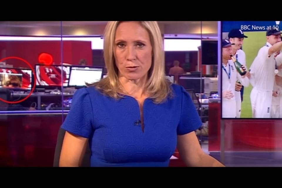 Gaffe alla BBC, seno nudo al TG