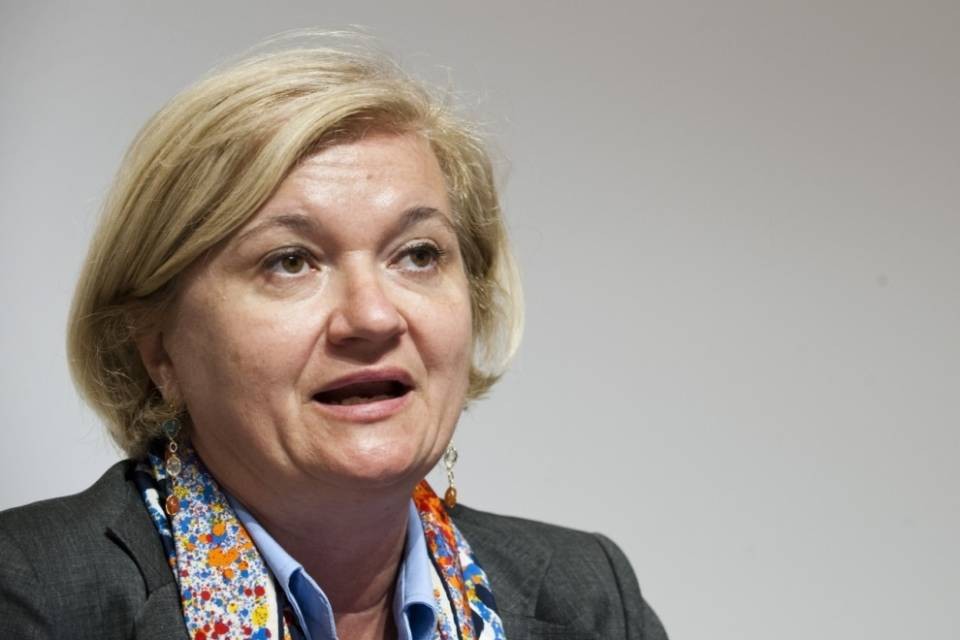 Roberta Pantani - Sì a un finanziamento equo dei trasporti!