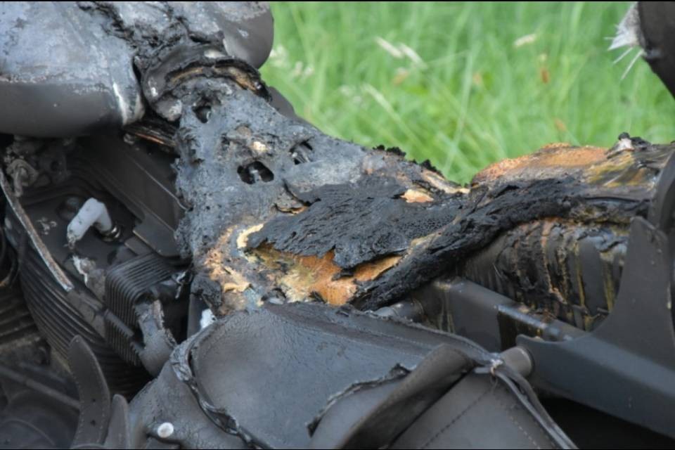 Moto prende fuoco a Rivera