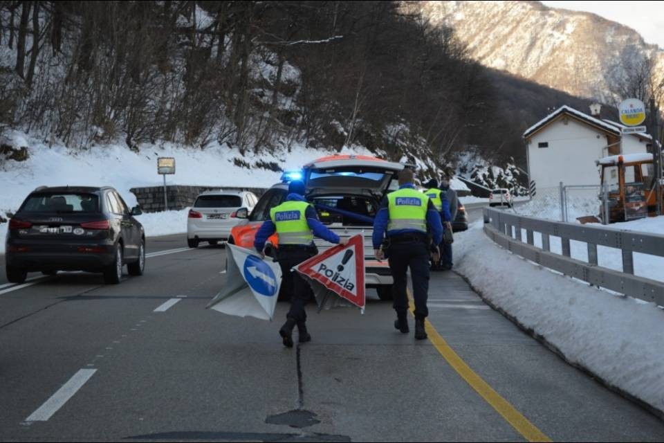 Incidente sulla Cantonale del Ceneri, disagi al traffico
