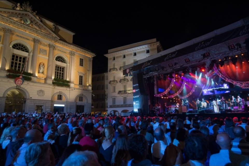 Manifestazioni, priorità ad organizzazioni no profit