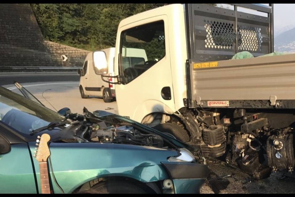 Scontro sul Ceneri, disagi al traffico