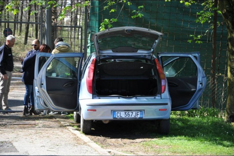 Trovata l'auto del rapinatore di Novazzano
