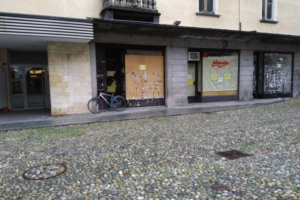 "Il Ticino non può pretendere di fare turismo con i negozi chiusi"