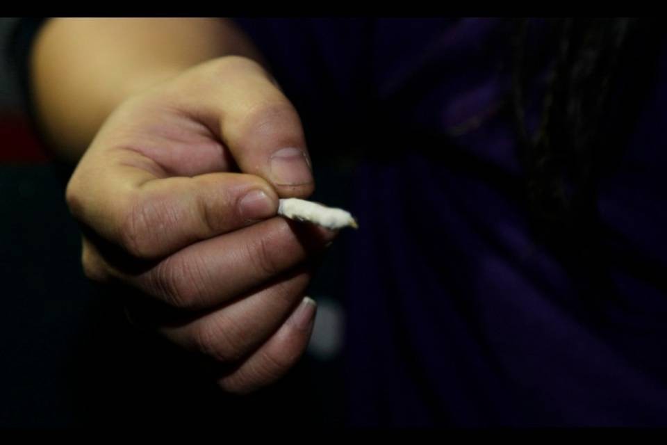 Spaccio di droga tra minorenni: "Tutto sotto controllo?"
