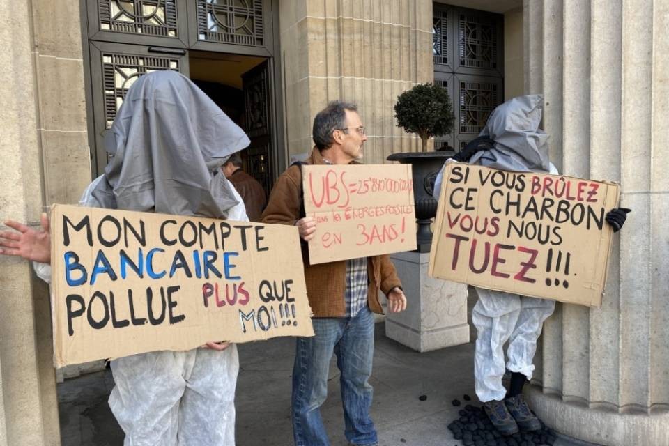 Un'altra azione di protesta degli attivisti per il clima