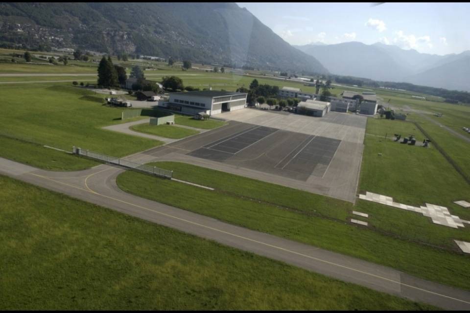 Sì all'infopoint all'aeroporto di Locarno