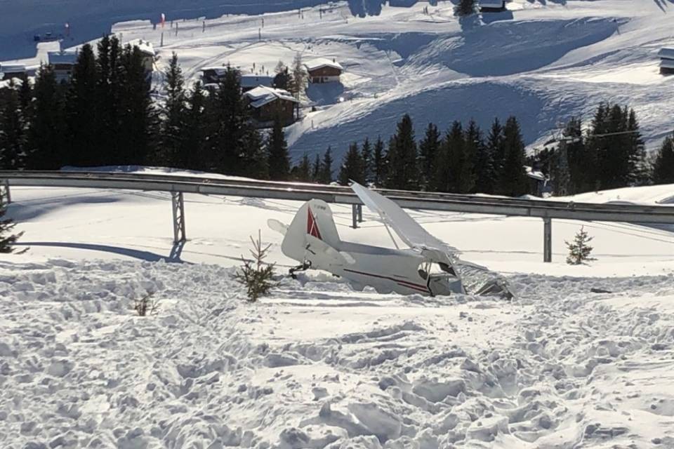 Il pilota del piccolo aereo precipitato ad Arosa è morto