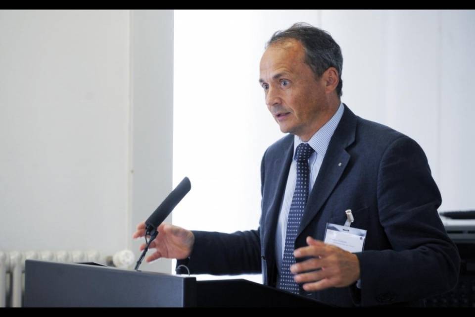 Banche: tagliati 296 posti in un anno